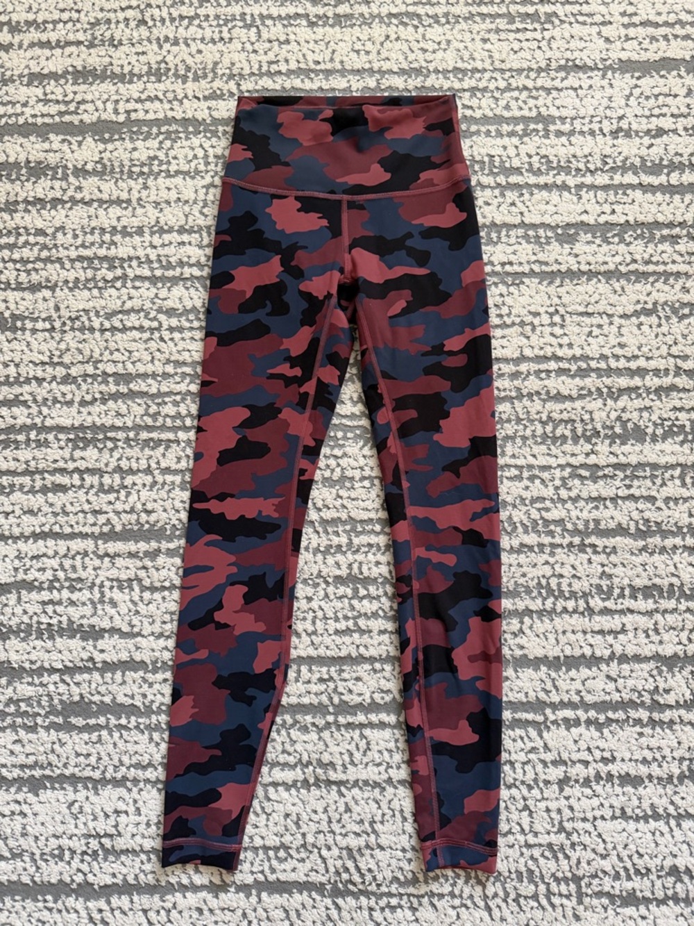 Lululemon Wunder Train Leggings in Heritage 360 Camo Smoky Red Night Size 4
